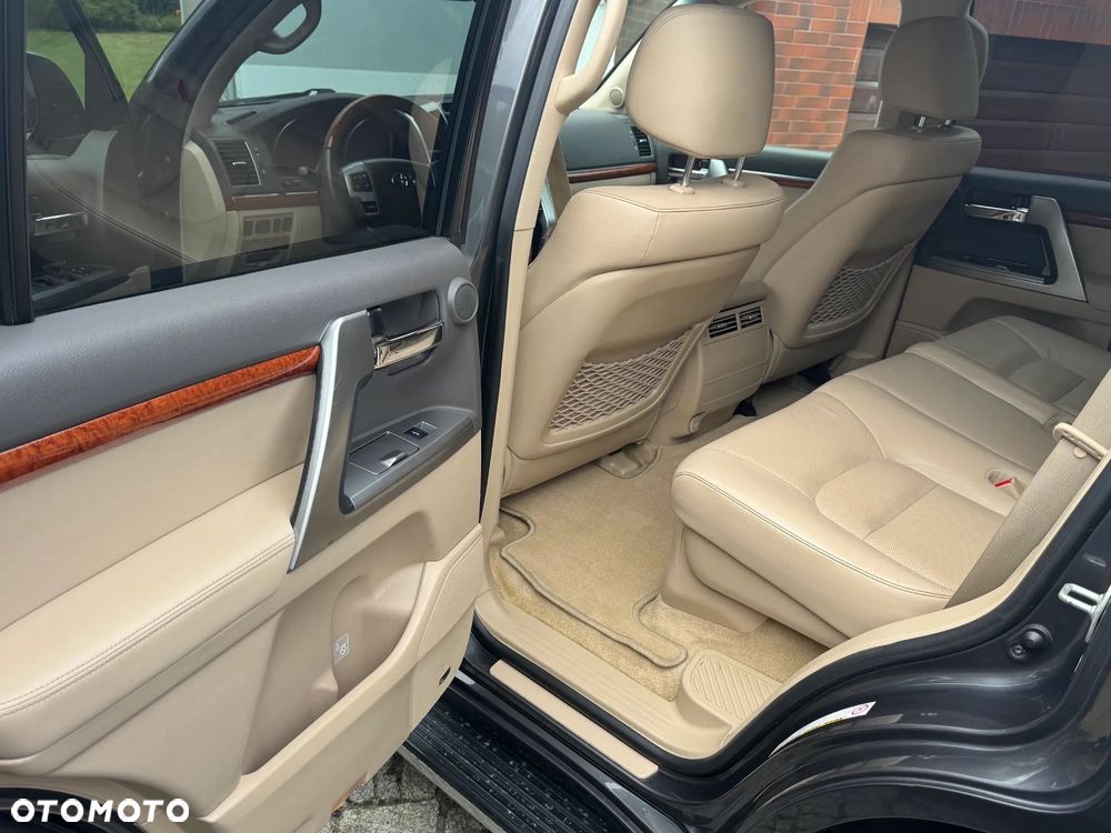 Toyota Land Cruiser - 9