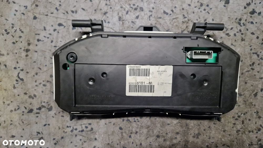 RENAULT CLIO III 1.2 16V LICZNIK 8200715181M - 2