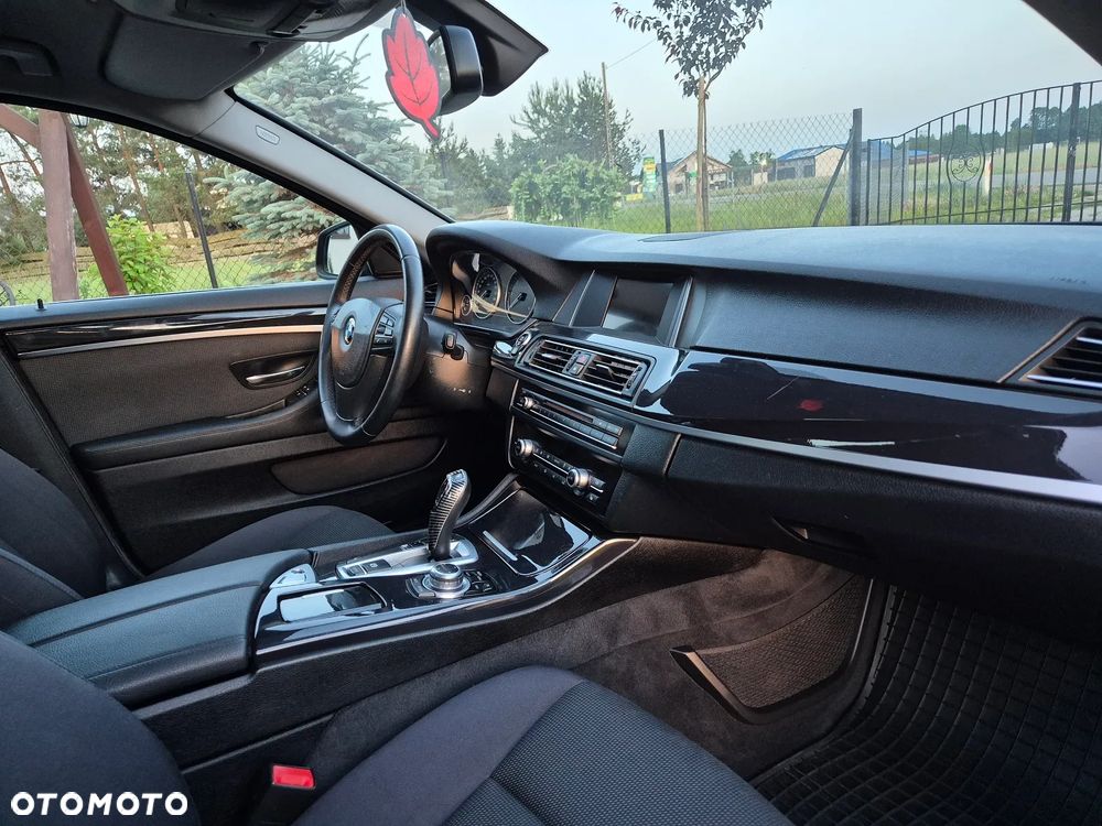 BMW Seria 5 520d - 22