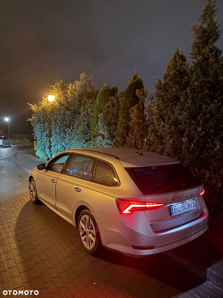 Skoda Octavia 2.0 TDI SCR Ambition DSG - 2