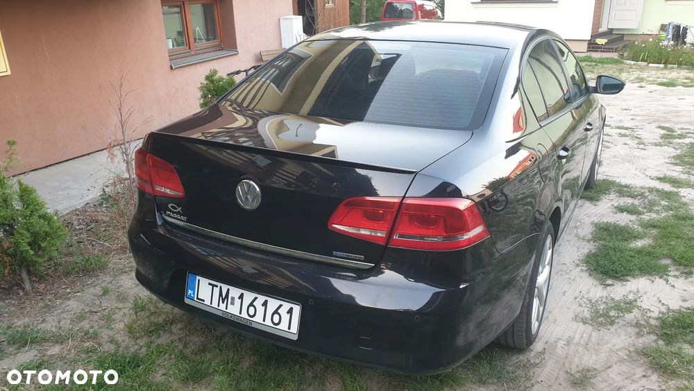 Volkswagen Passat 1.6 TDI DPF BlueMot Highline - 3