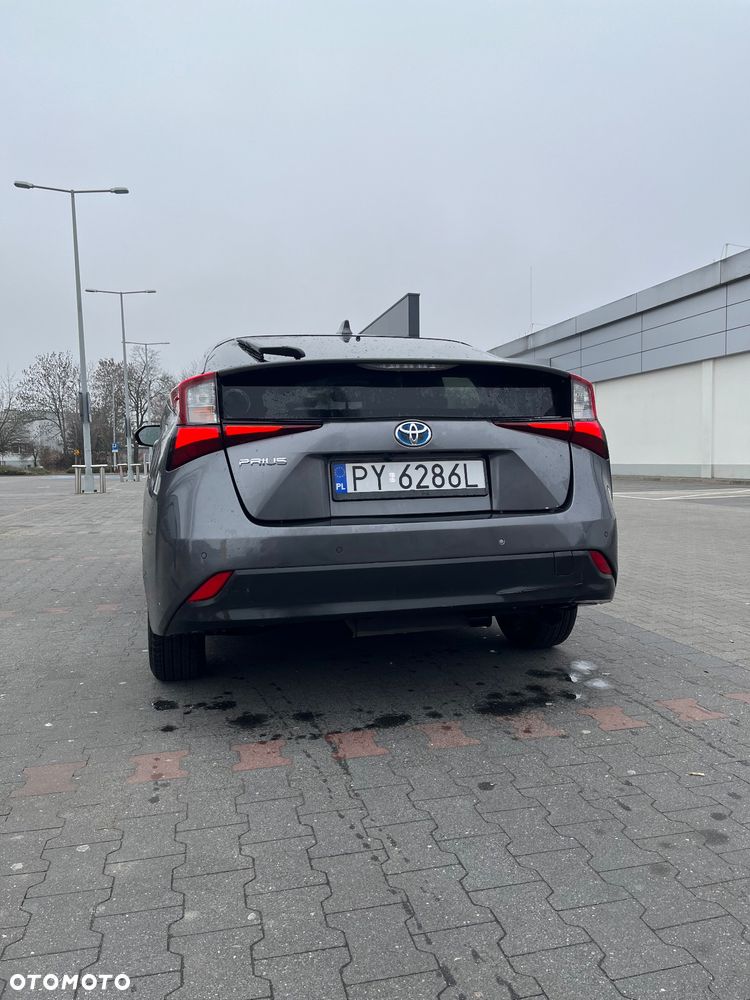 Toyota Prius Hybrid - 11