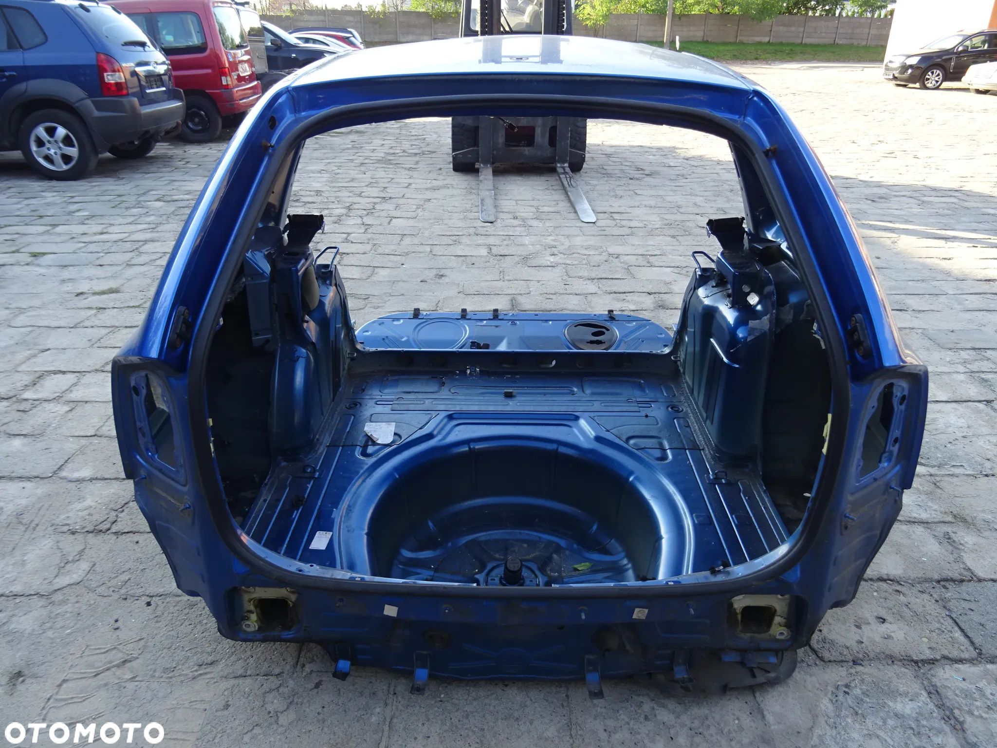 SKODA OCTAVIA II 04-08 VRS KOMBI PAS TYLNY WANNA DUPA - 1