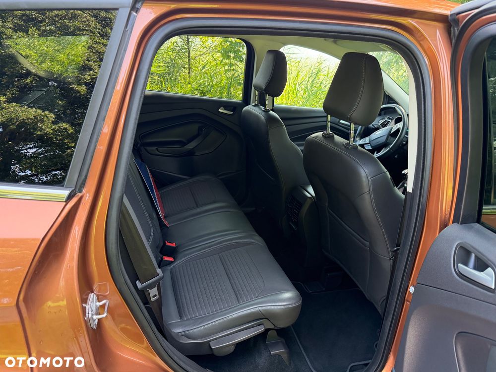 Ford Kuga 2.0 TDCi 2x4 Titanium - 10