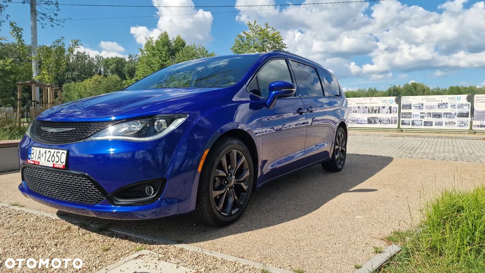 Chrysler Pacifica - 14