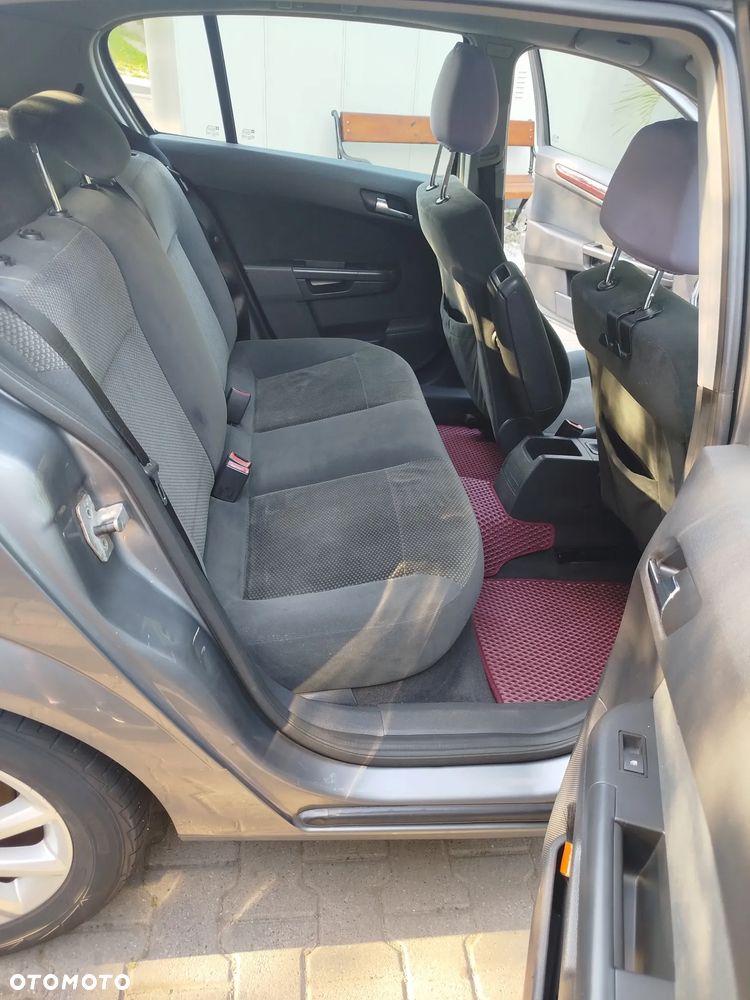 Opel Astra 1.6 Enjoy - 25