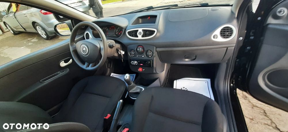 Renault Clio - 33