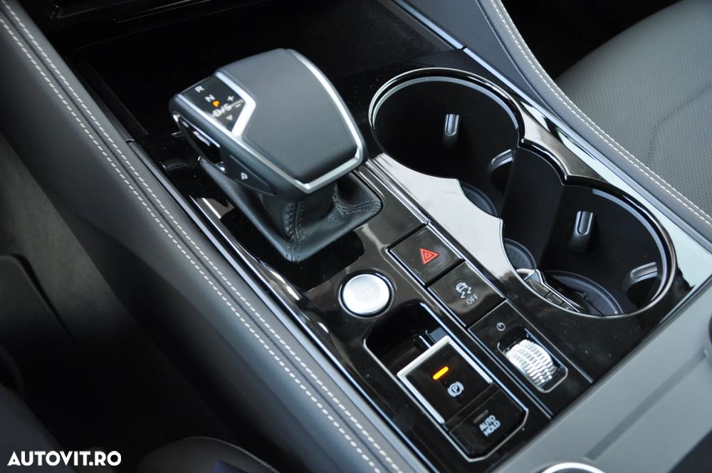 Volkswagen Touareg V6 TDI 4MOTION Elegance - 27