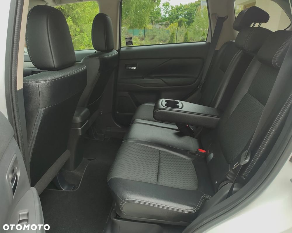 Mitsubishi Outlander 2.0 4WD CVT Top - 19