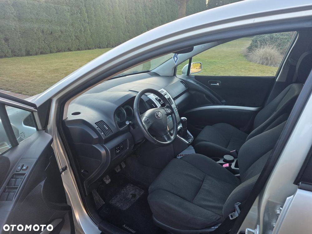 Toyota Corolla Verso - 10