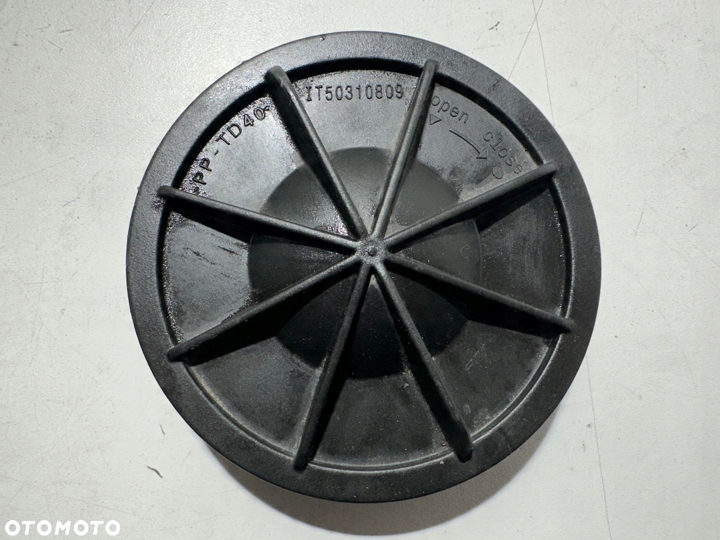 Zaślepka Lampy Iveco S-Way 50310809 - 1