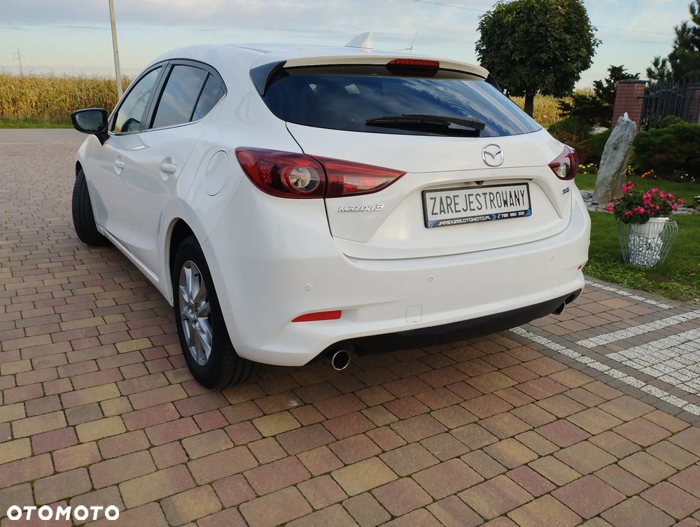 Mazda 3 2017 photo 3