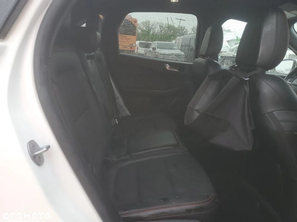 Ford Kuga - 12