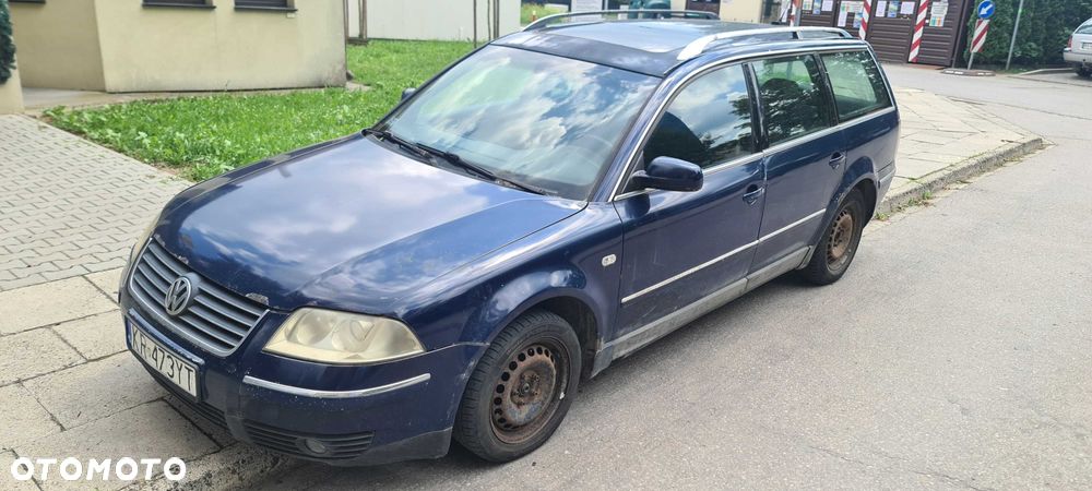 Volkswagen Passat - 1