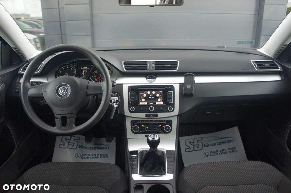 Volkswagen Passat - 8