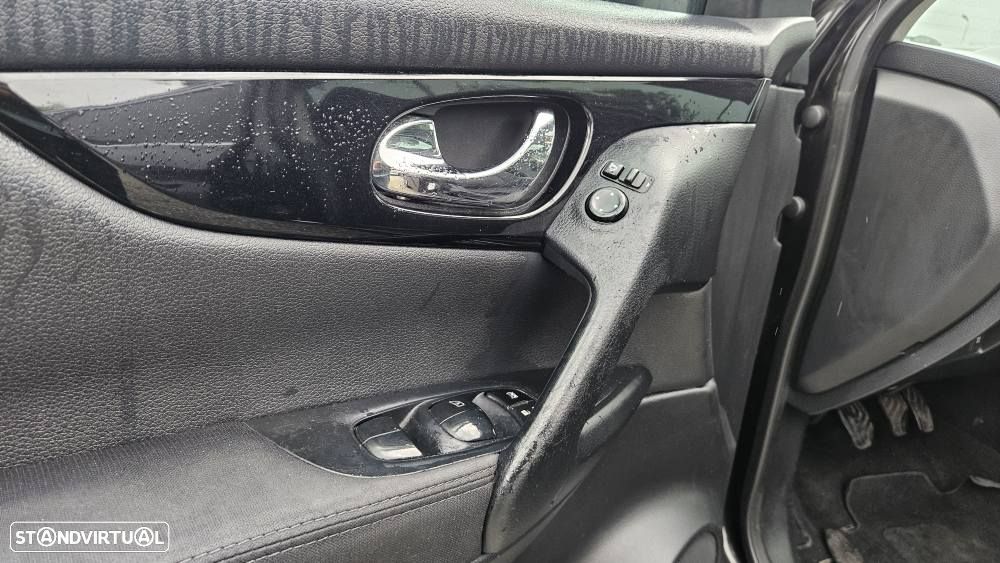 Nissan Qashqai 1.6 dCi TEKNA+ - 32