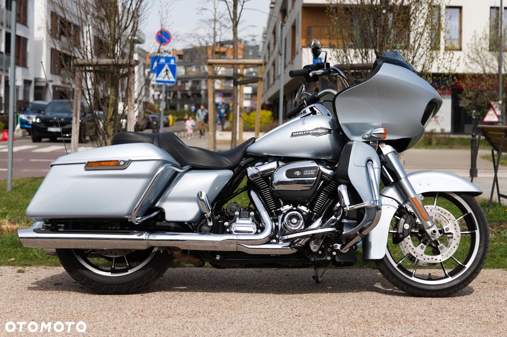 Harley-Davidson Touring Road Glide - 1