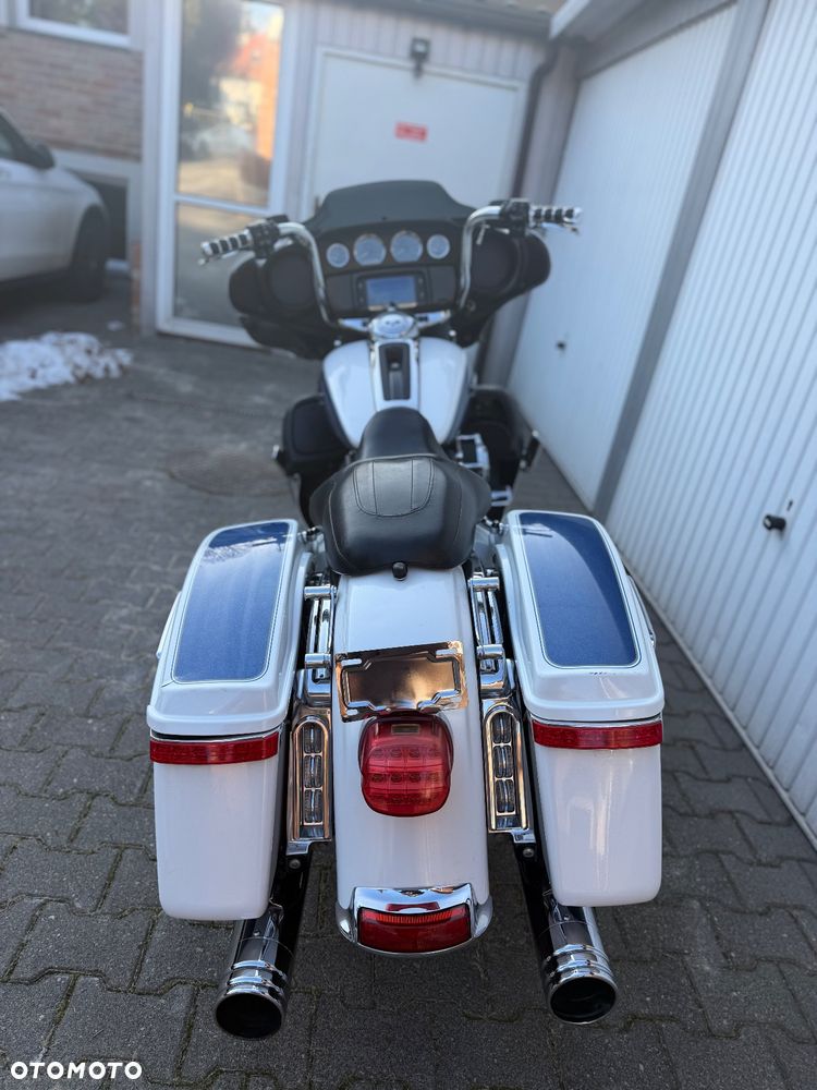 Harley-Davidson Touring Street Glide - 20