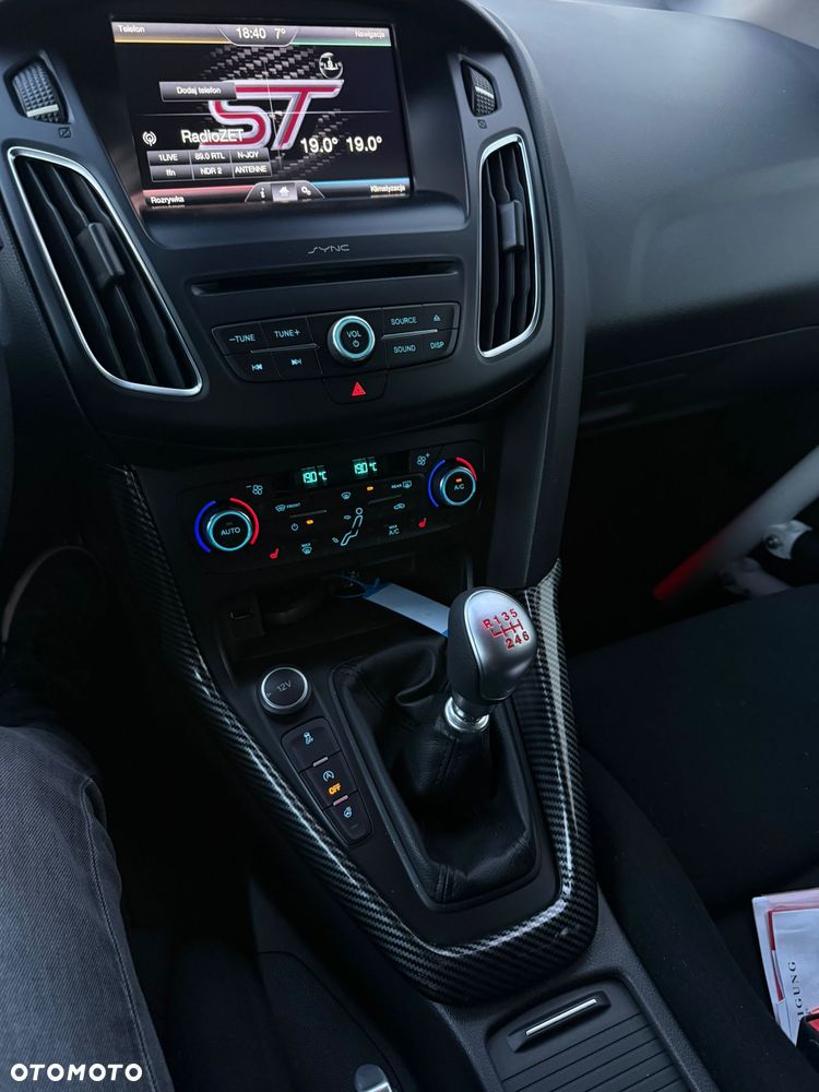 Ford Focus 2.0 EcoBoost ST - 30