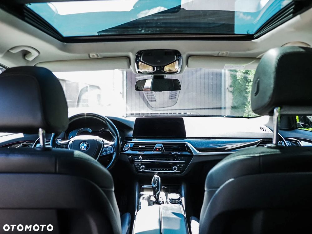 BMW Seria 5 520d xDrive Sport Line - 10