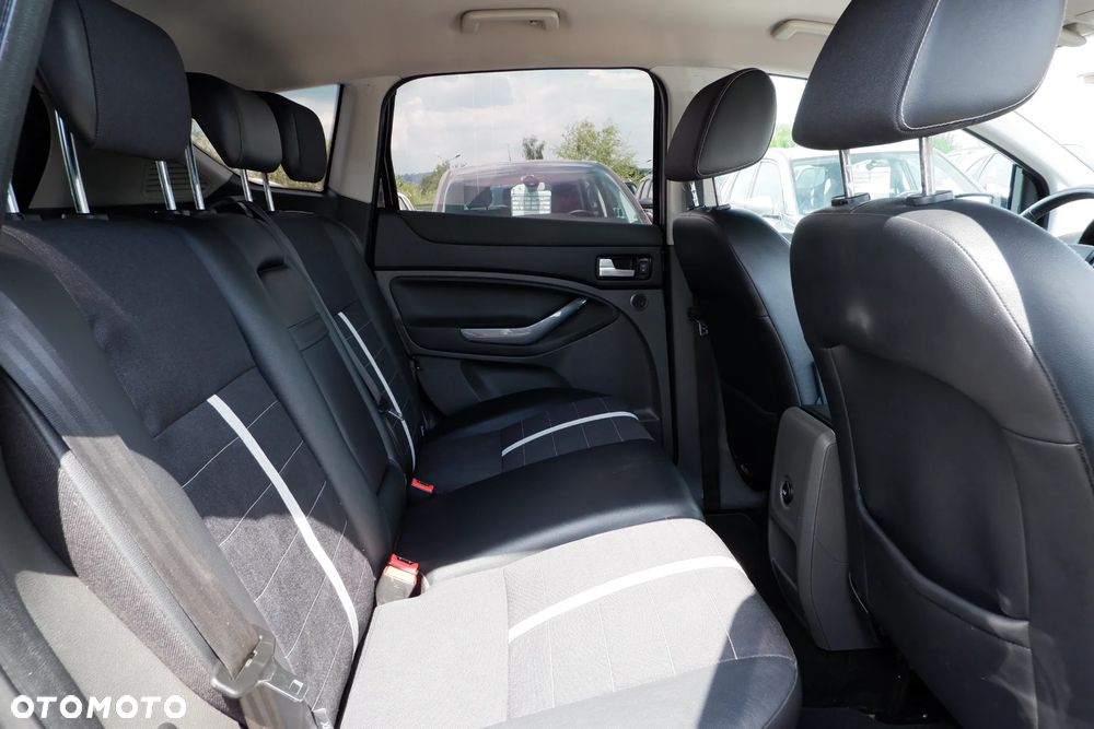 Ford Kuga 2.0 TDCi 4WD Titanium - 12
