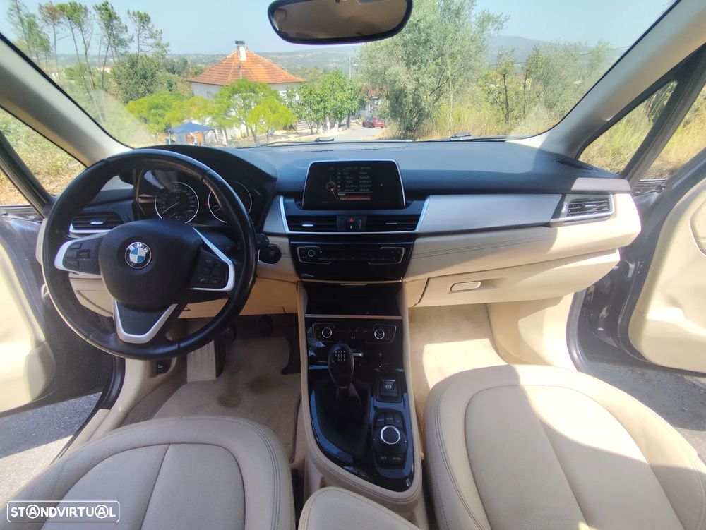 BMW 218 Active Tourer d Line Luxury - 18