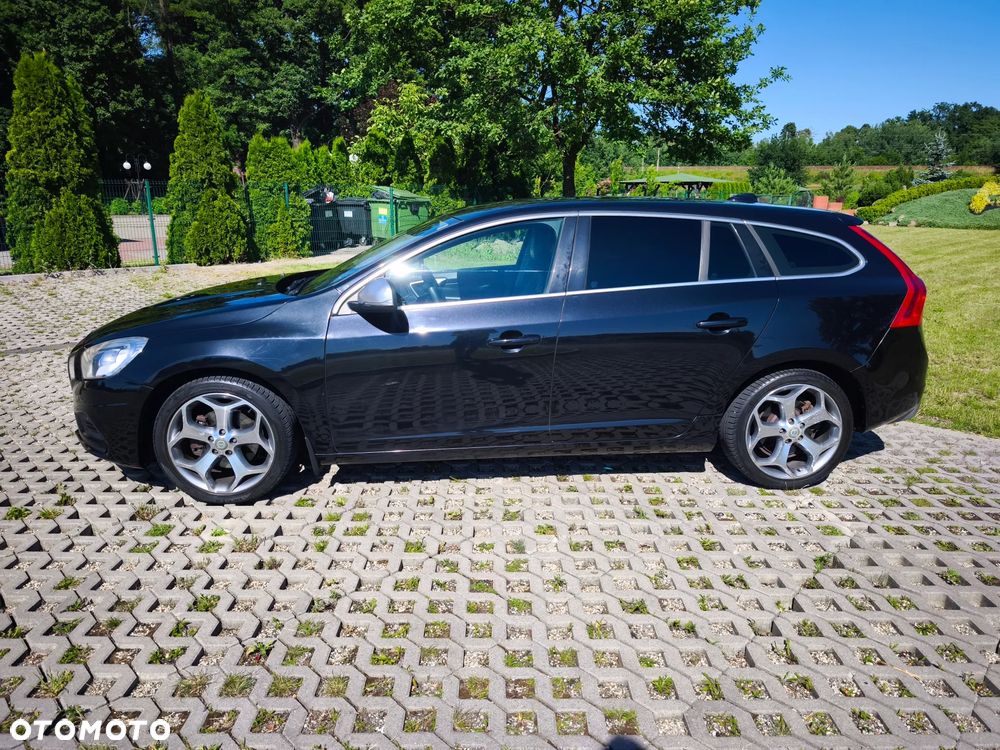 Volvo V60 D3 R-Design - 5