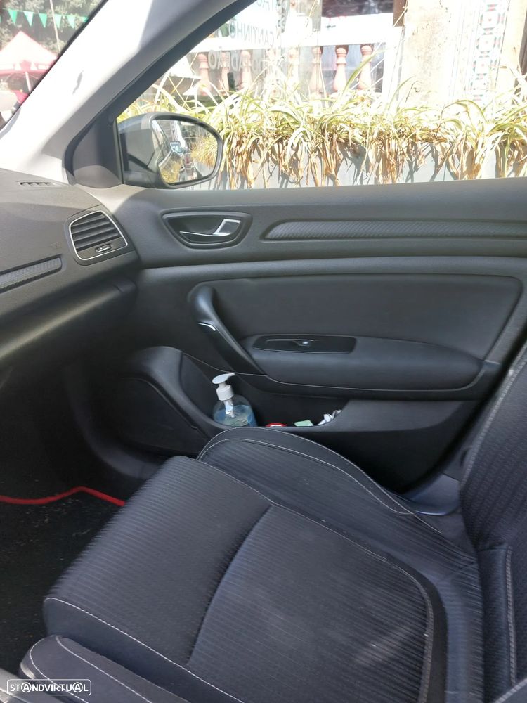 Renault Mégane Sport Tourer ENERGY dCi 110 EDC LIMITED - 8