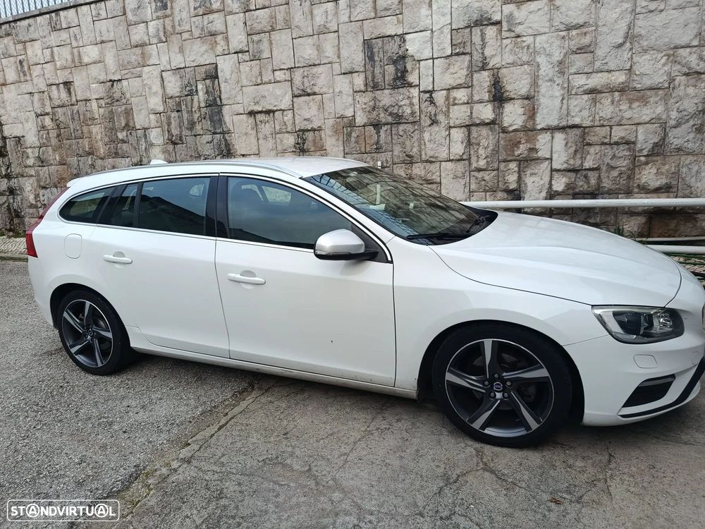 Volvo V60 2.0 D4 R-Design Momentum - 1
