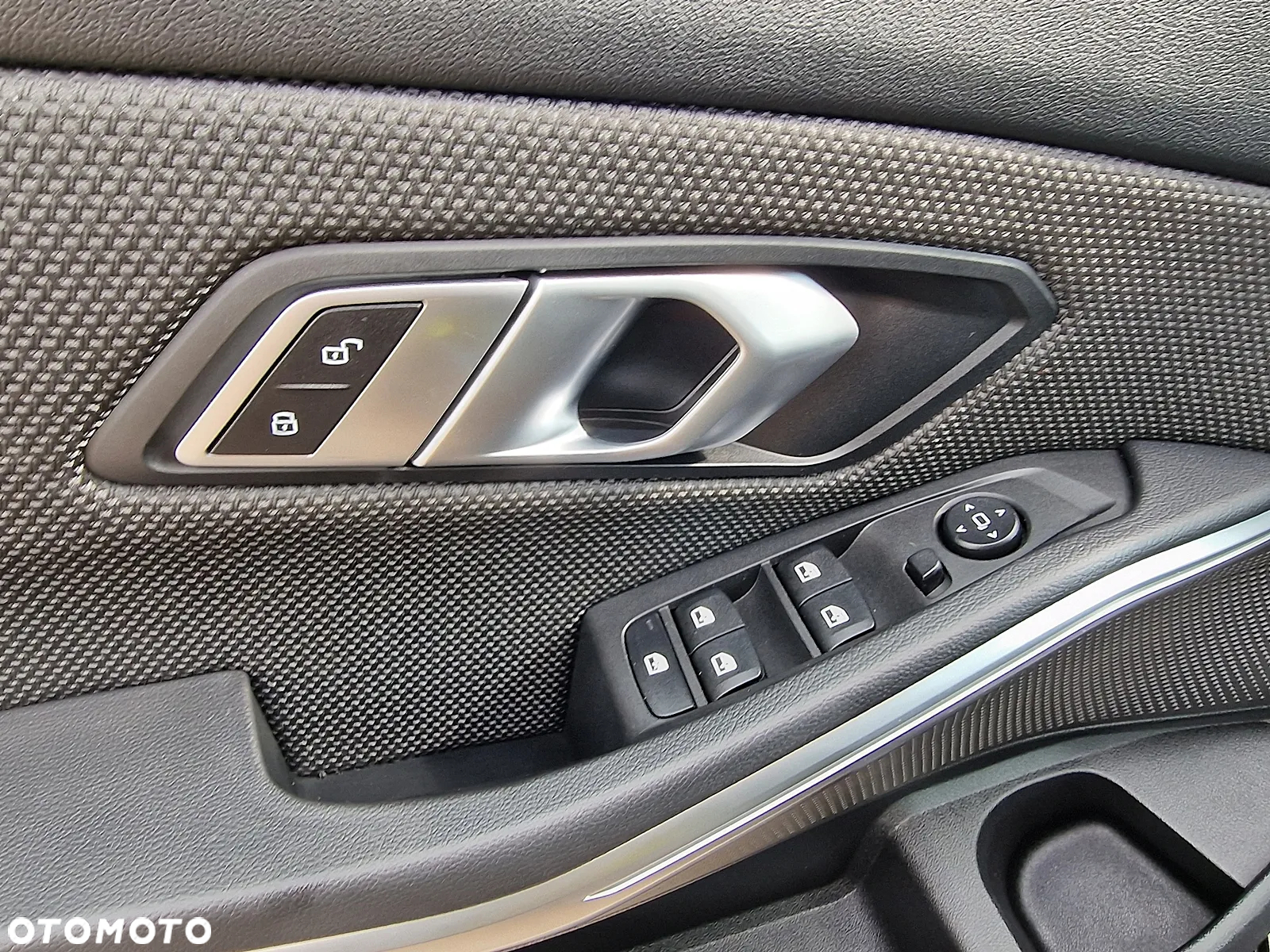 BMW Seria 3 318i Luxury Line - 13