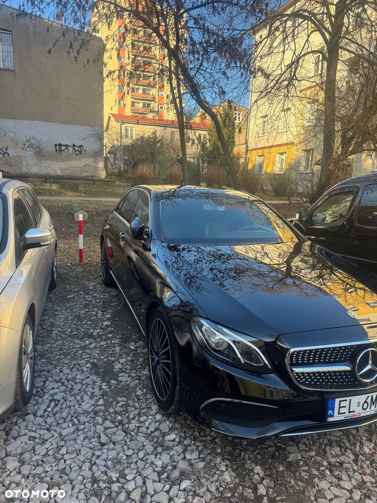 Mercedes-Benz Klasa E 220 d 4-Matic 9G-TRONIC - 4