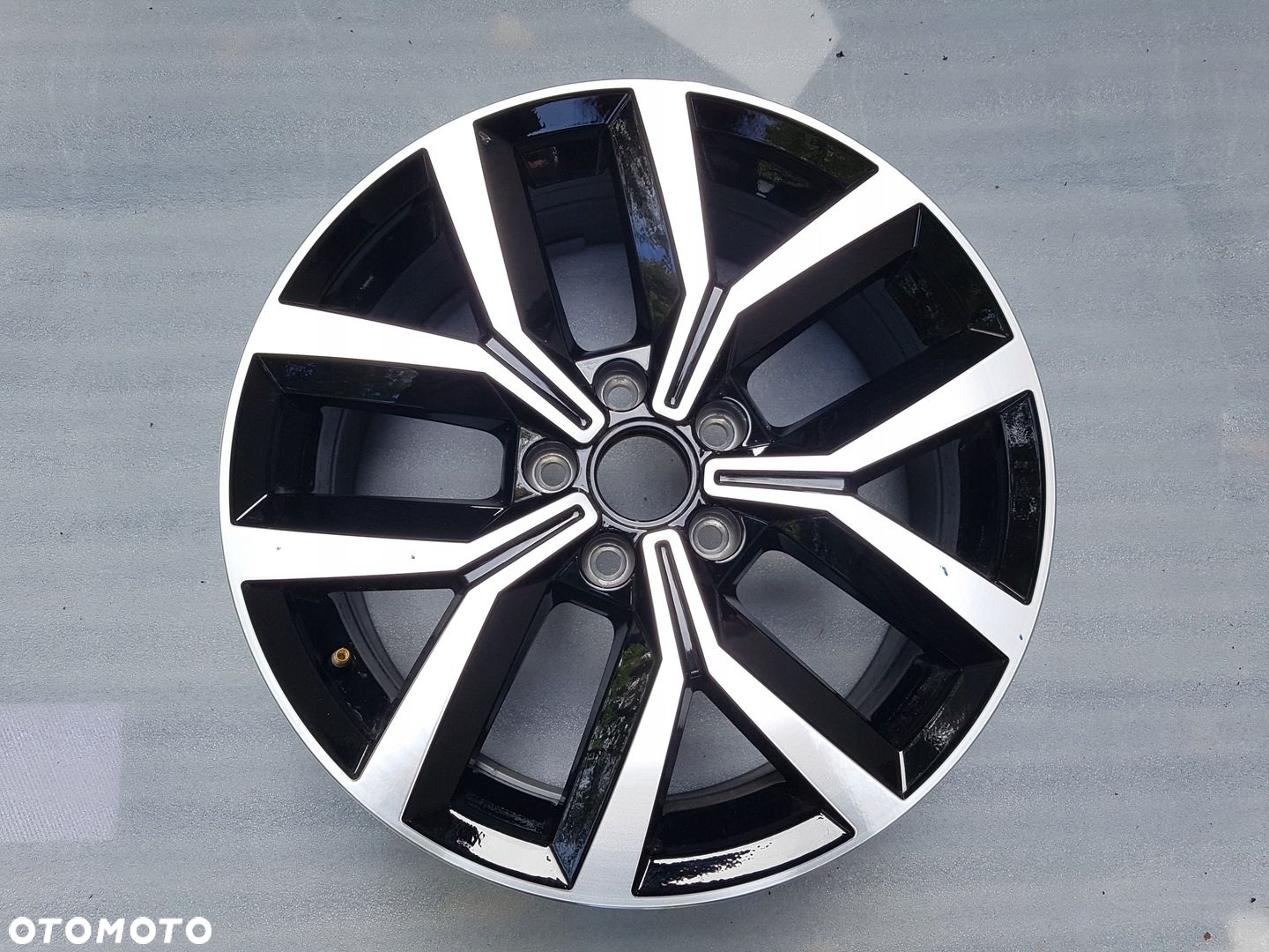 VW PASSAT B8 felga aluminiowa 7J 17 cali ET40 3G0601025F FZZ - 2
