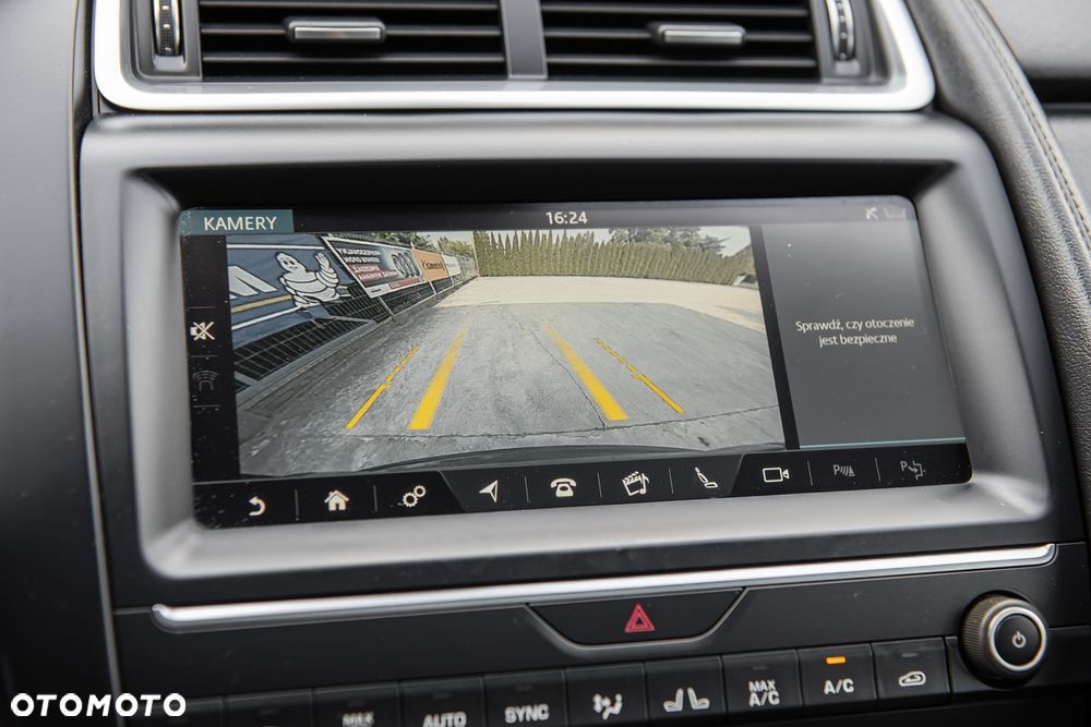Jaguar E-Pace D180 AWD R-Dynamic SE - 24