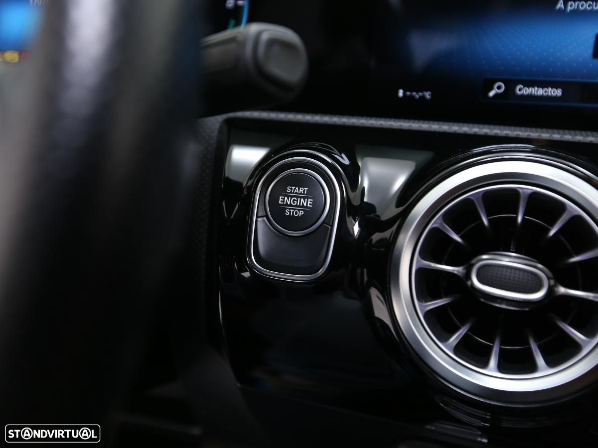 Mercedes-Benz A 250 Limousine e AMG Line - 23