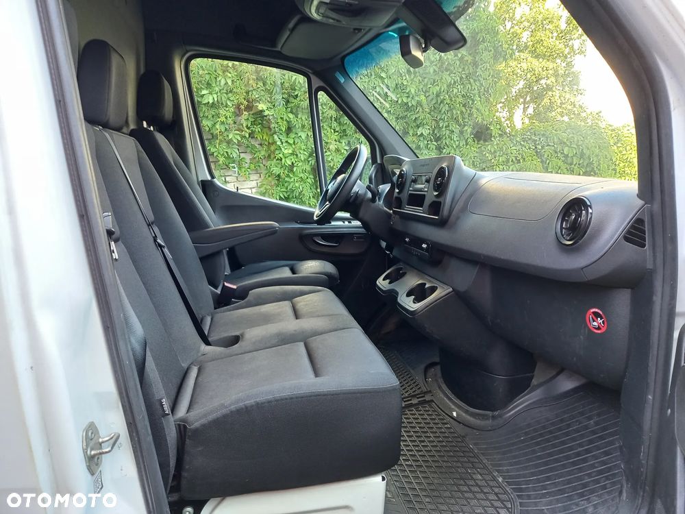 Mercedes-Benz Sprinter - 2