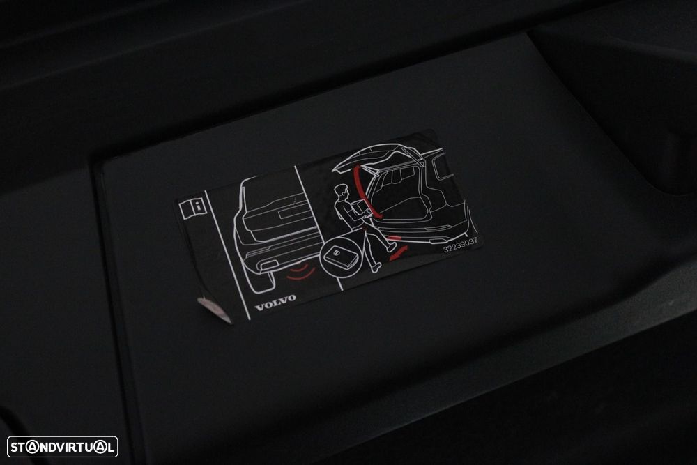 Volvo V90 2.0 B4 Momentum Plus Geartronic - 39