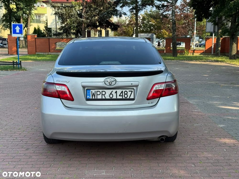 Toyota Camry - 8