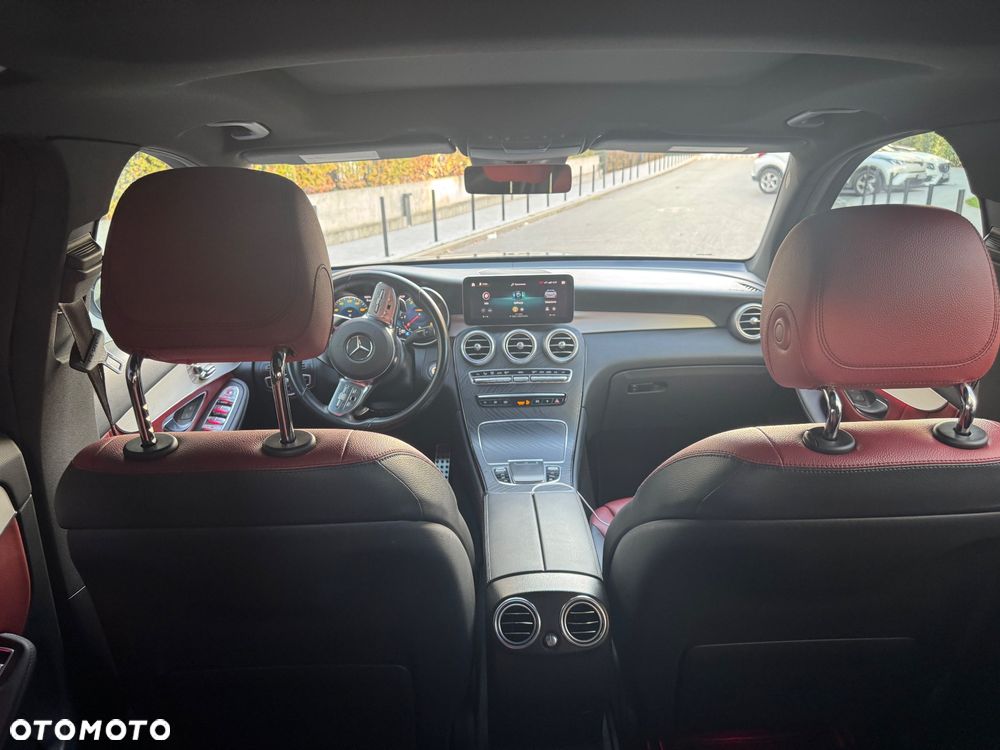 Mercedes-Benz GLC 300 4Matic 9G-TRONIC AMG Line Advanced - 11
