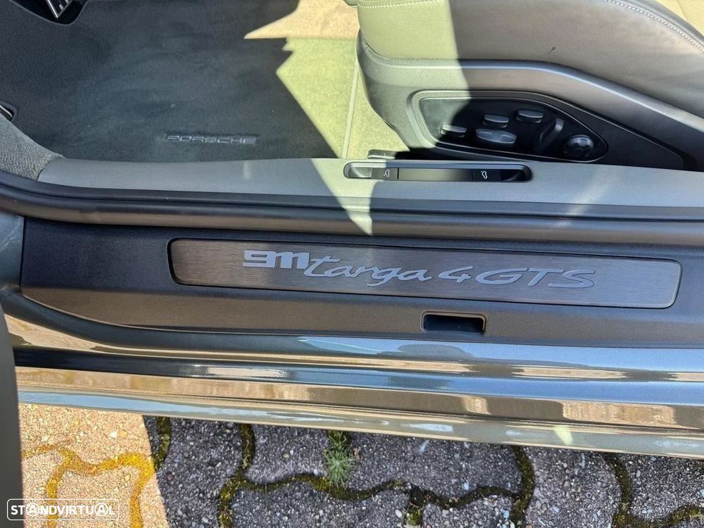 Porsche 911 (992) Targa 4 GTS PDK - 13