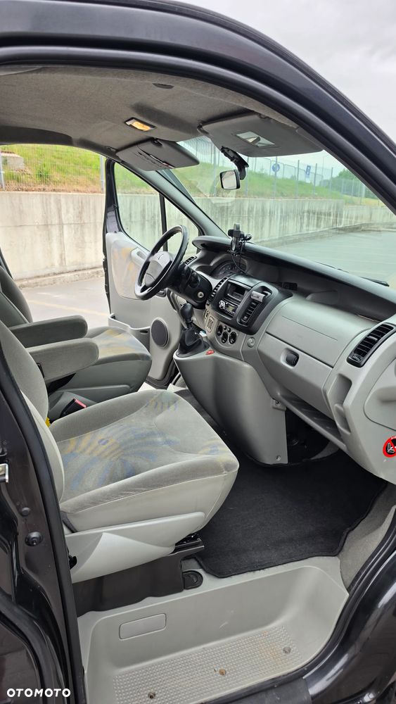 Renault Trafic Passenger - 14