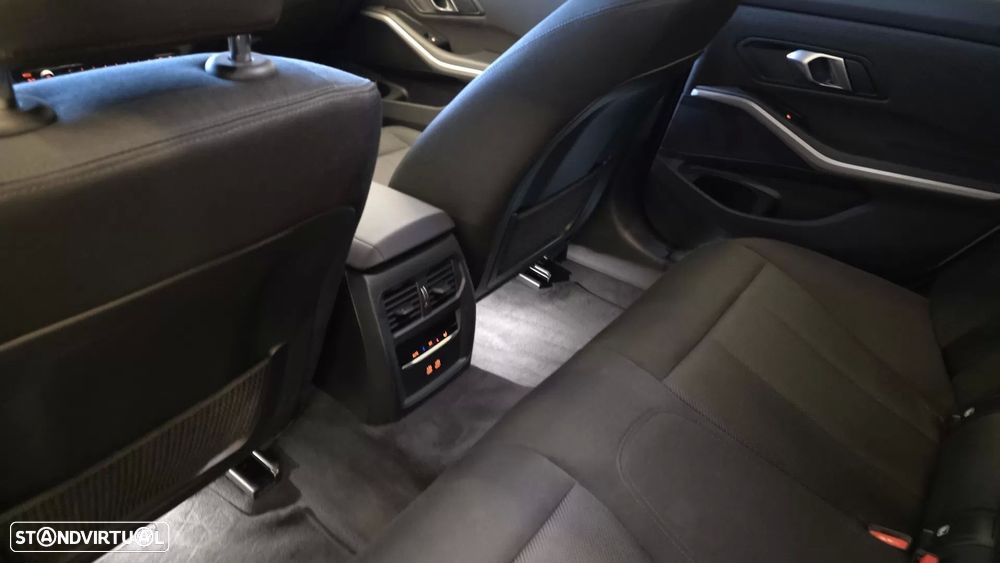 BMW 330 e Touring Corporate Edition Auto - 44