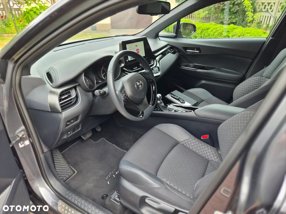 Toyota C-HR - 15