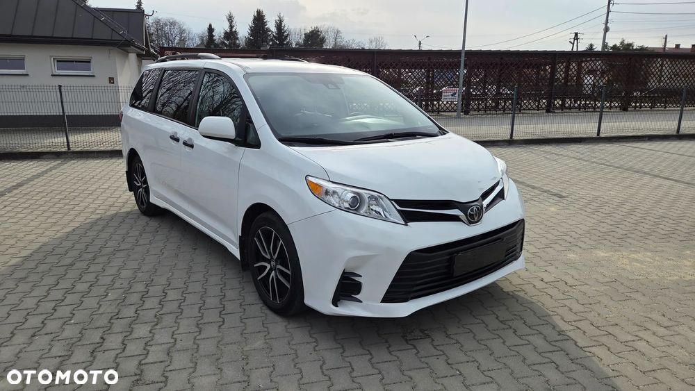Toyota Sienna - 37