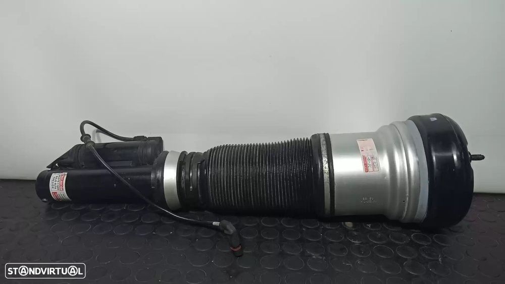 AMORTECEDOR FRONTAL DIREITO MERCEDES-BENZ CLASSE S 2001 -A2203202438 - 2