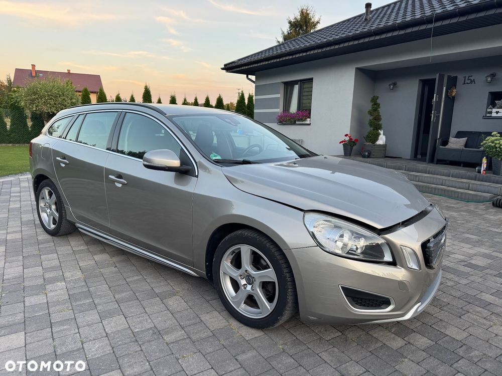 Volvo V60 DRIVe Kinetic - 1