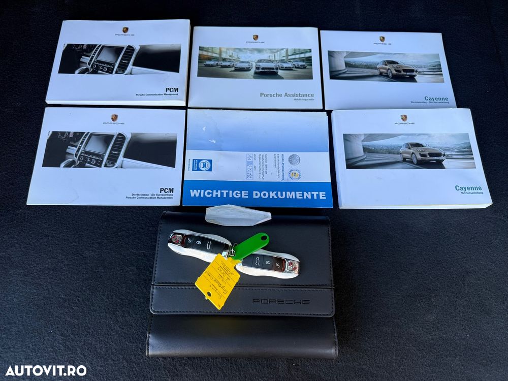 Porsche Cayenne - 40
