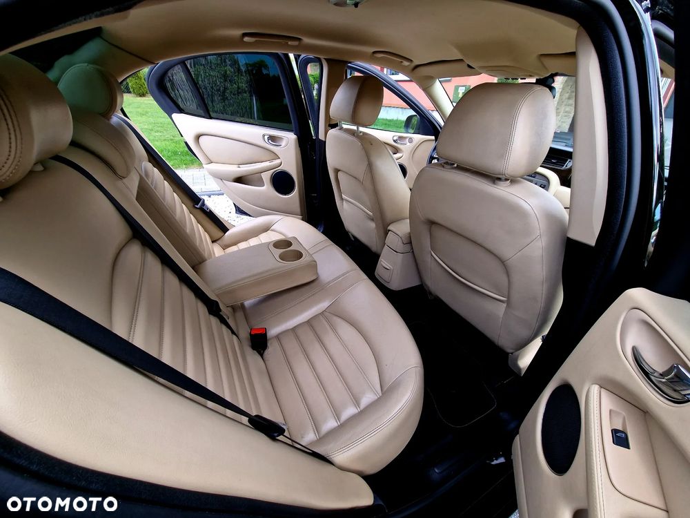 Jaguar X-Type 2.2 D Executive - 26