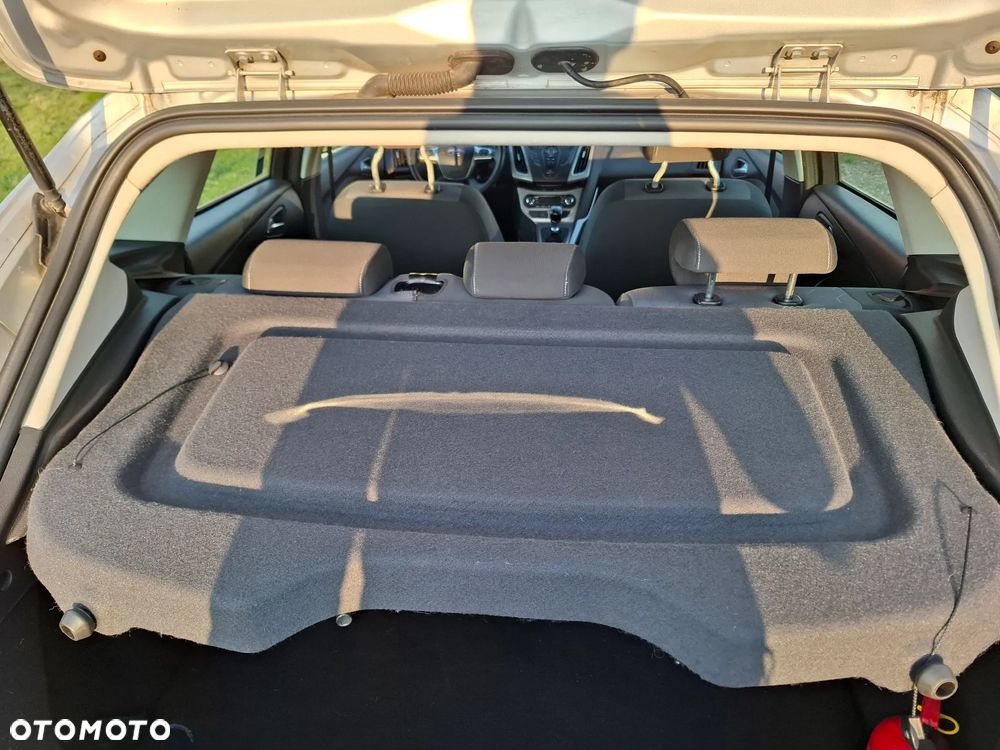 Ford Focus 1.6 TDCi DPF Ambiente - 16