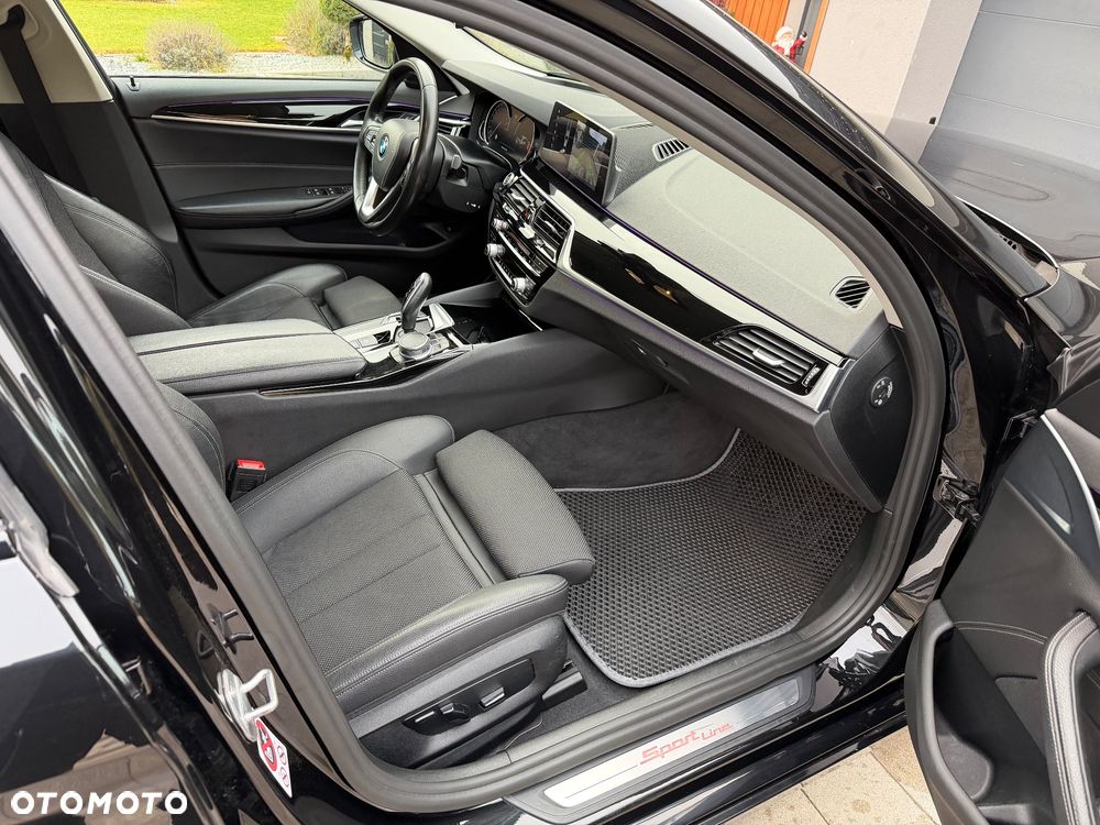 BMW Seria 5 520d xDrive Sport Line - 12