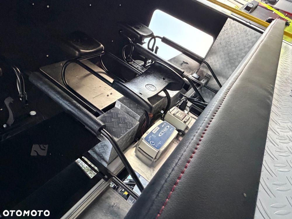 MAN Straż pożarna pojazd pożarniczy wóz strażacki MAN L80 GBA średni terenowy- uterenowiony 4x4 CNBOP 3000l wody + 100l piany reduktor blokady przedniego i tylnego mostu, maszt oświetleniowy - 17